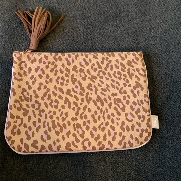IPSY Leopard Print Cosmetic Clutch Bag - Picture 7 of 10